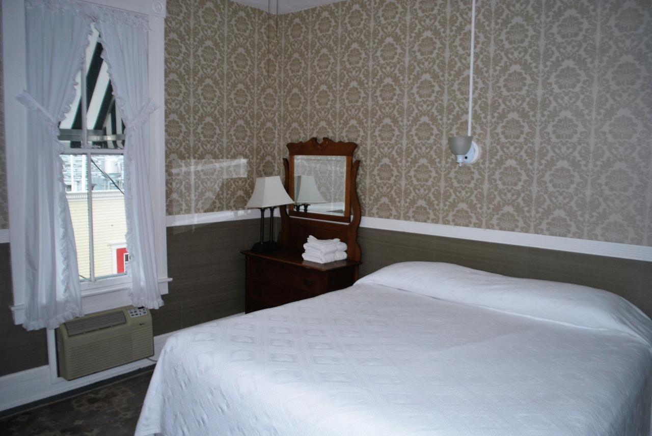 The Historic Park Hotel Put-in-Bay Exterior foto