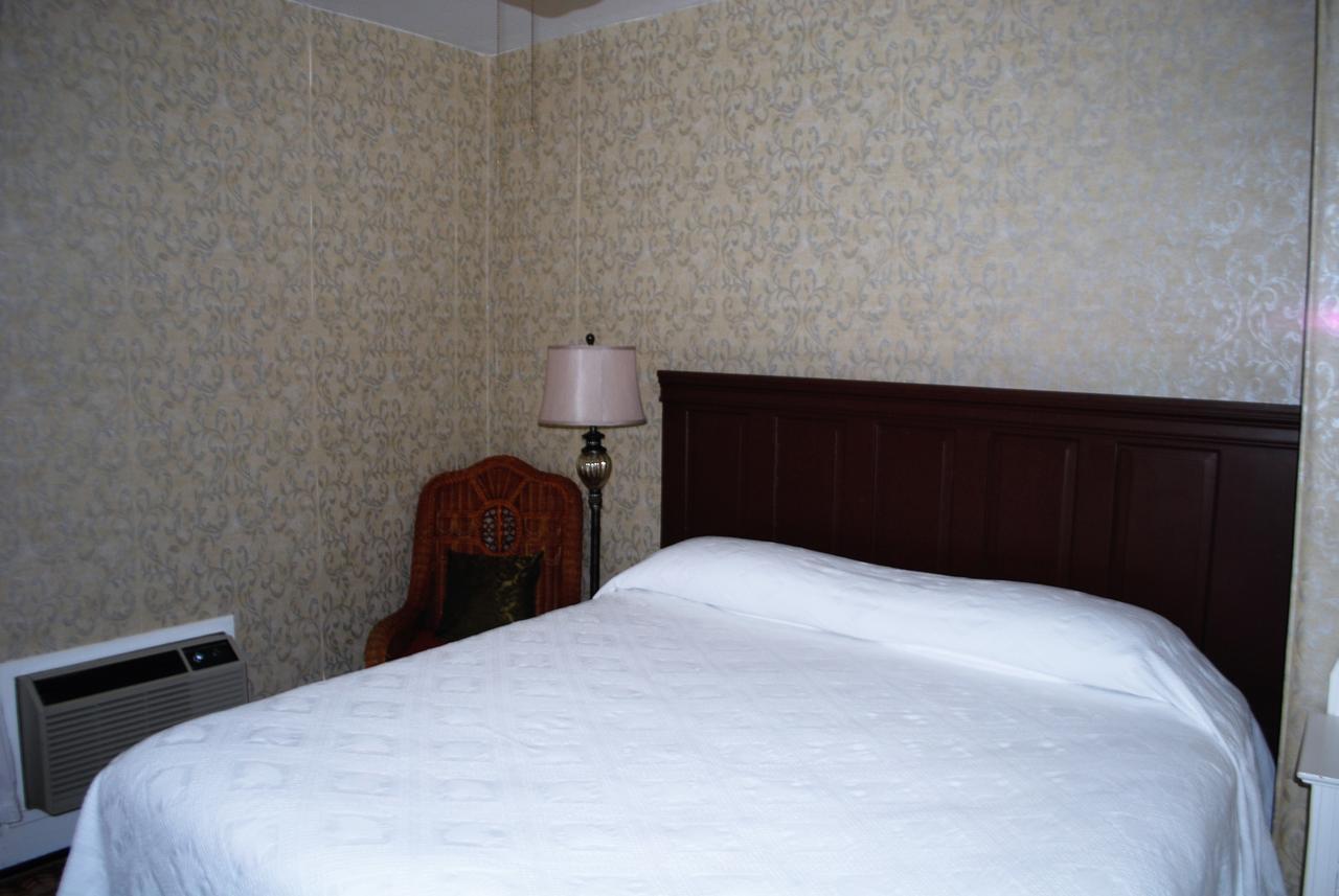 The Historic Park Hotel Put-in-Bay Exterior foto