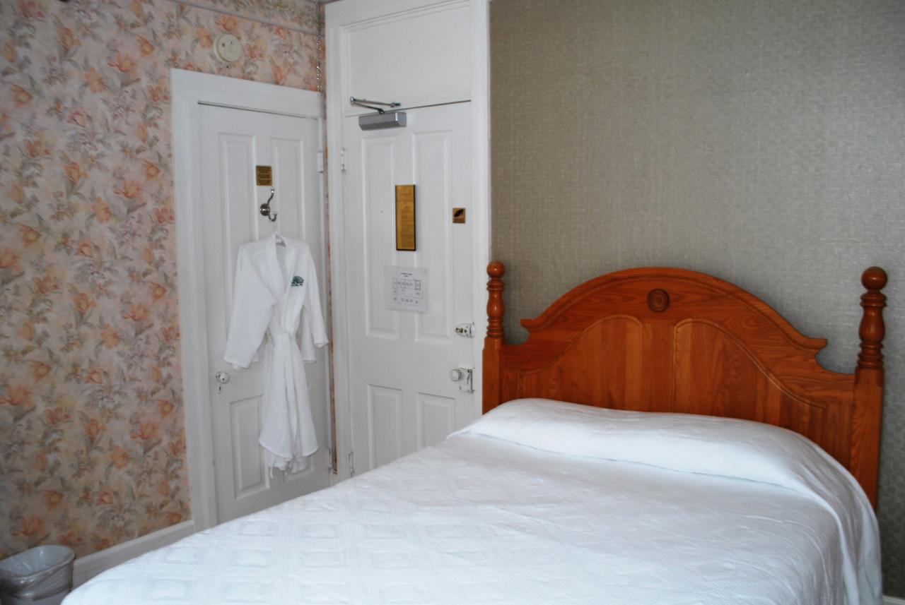 The Historic Park Hotel Put-in-Bay Exterior foto