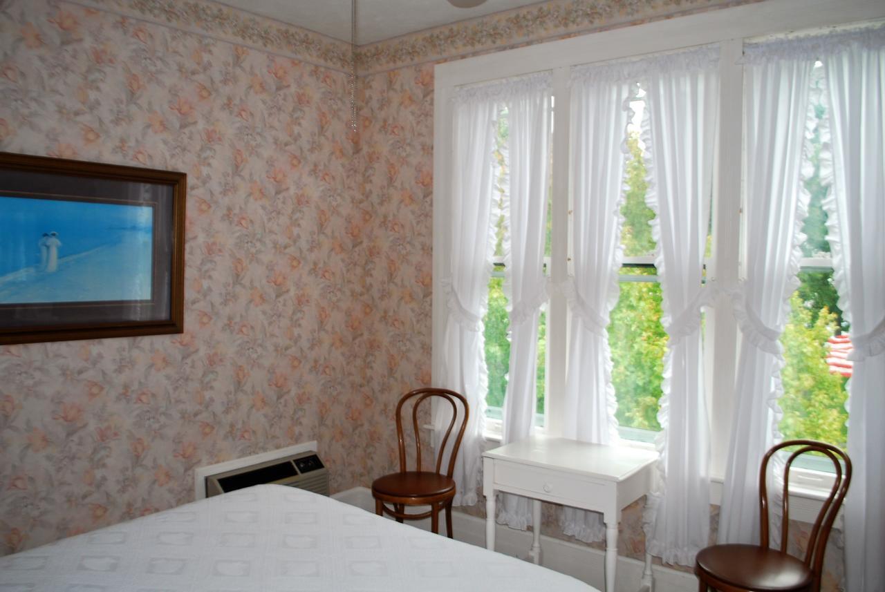 The Historic Park Hotel Put-in-Bay Exterior foto